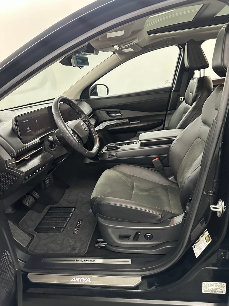 Used 2024 Nissan Ariya AWD image 11