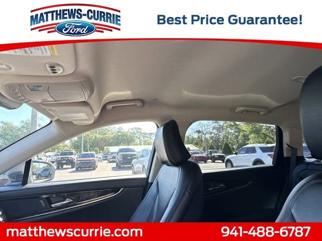 Used 2023 Lincoln Nautilus FWD w/ Premium Package image 11