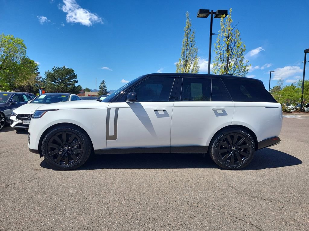 Used 2023 Land Rover Range Rover SE image 4