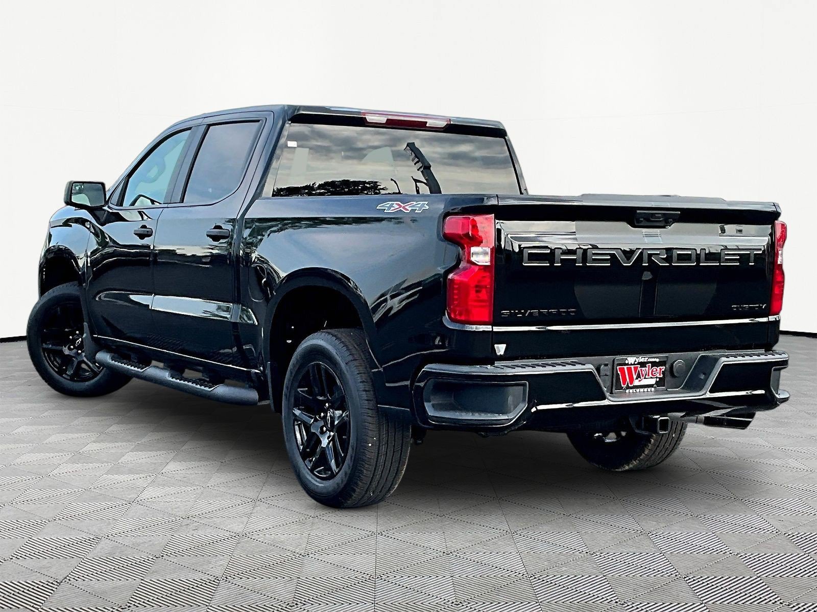 New 2026 Chevrolet Silverado 1500 Custom w/ Rally Edition AWD/4WD image 4