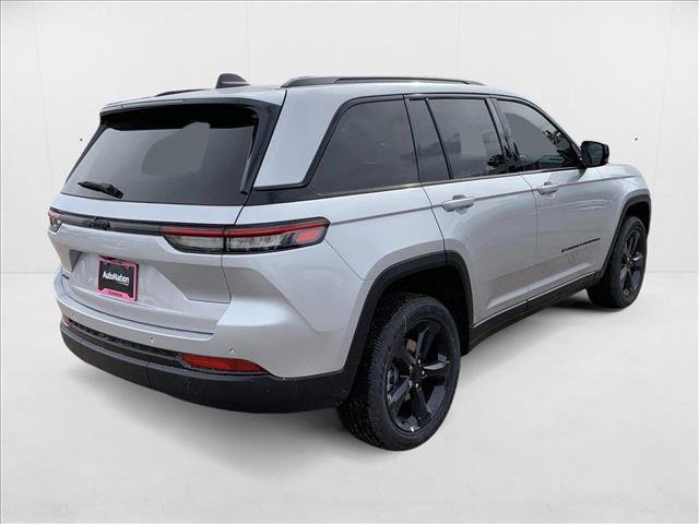 New 2025 Jeep Grand Cherokee Altitude image 5