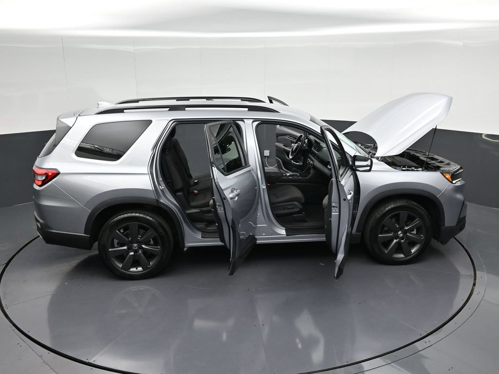 Used 2025 Honda Pilot Sport image 37
