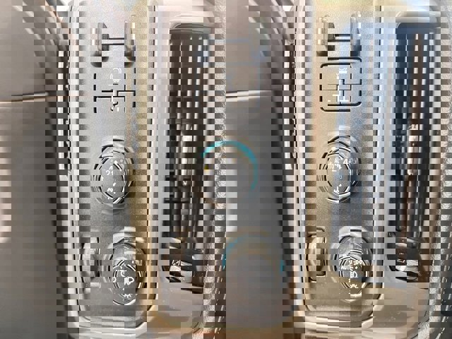 Used 2018 Chevrolet Silverado 1500 High Country image 20