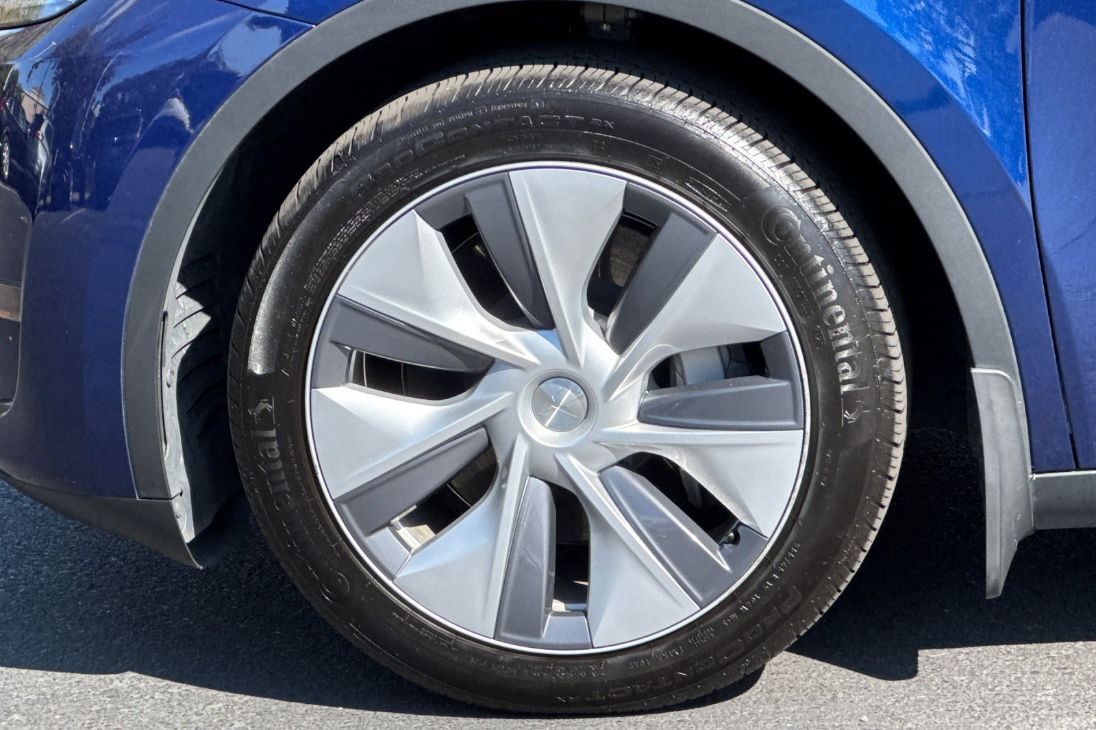 Used 2023 Tesla Model Y Long Range AWD/4WD image 31