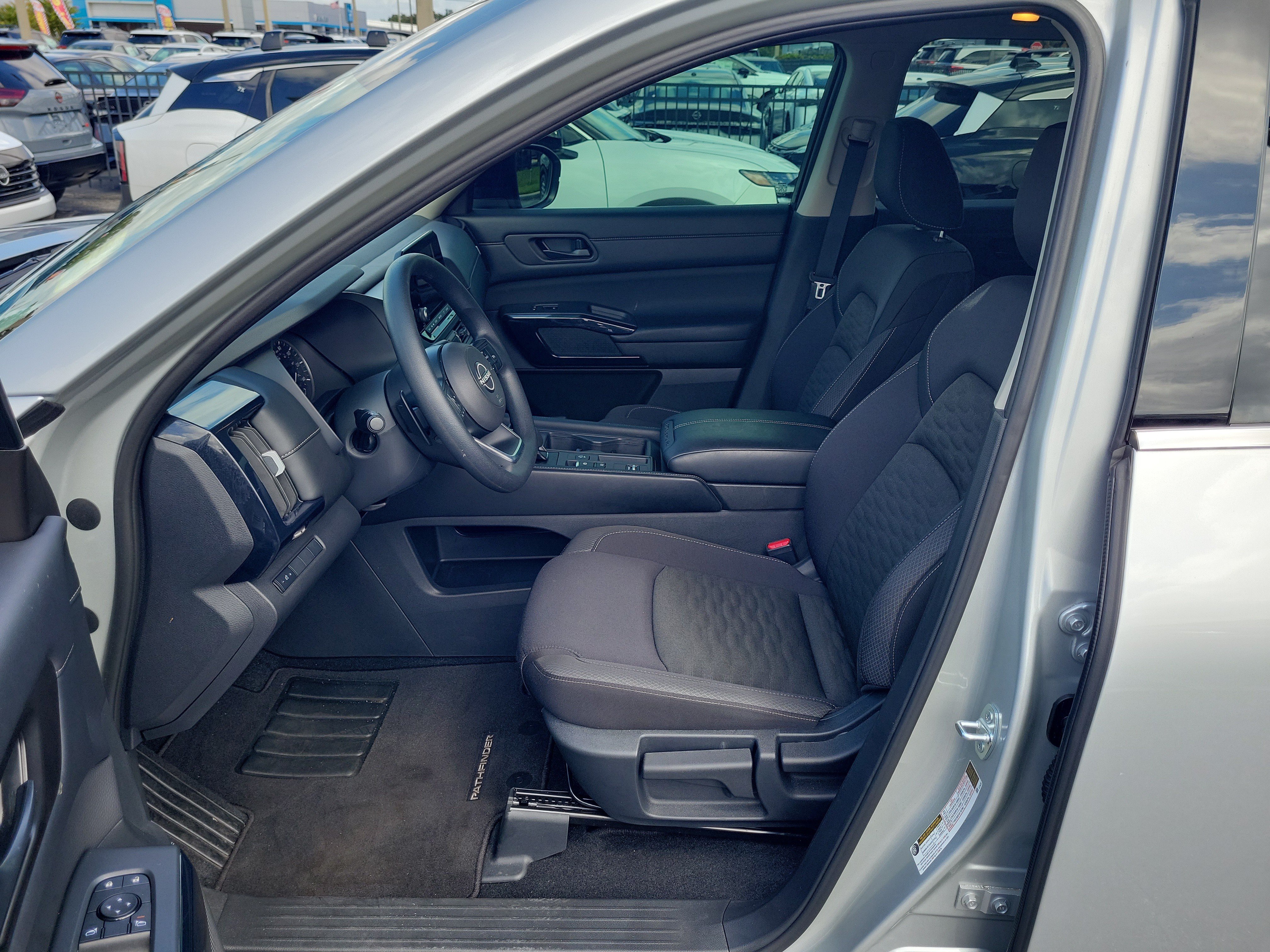 Certified 2025 Nissan Pathfinder S FWD image 13