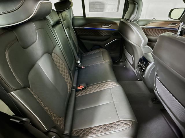 New 2025 Jeep Grand Cherokee Summit image 27