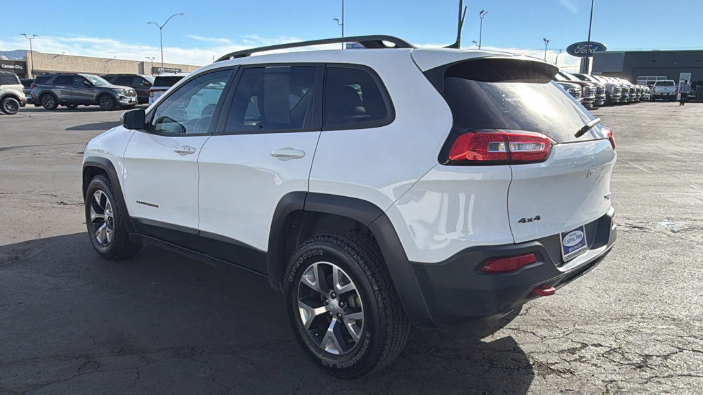 Used 2017 Jeep Cherokee Trailhawk image 5