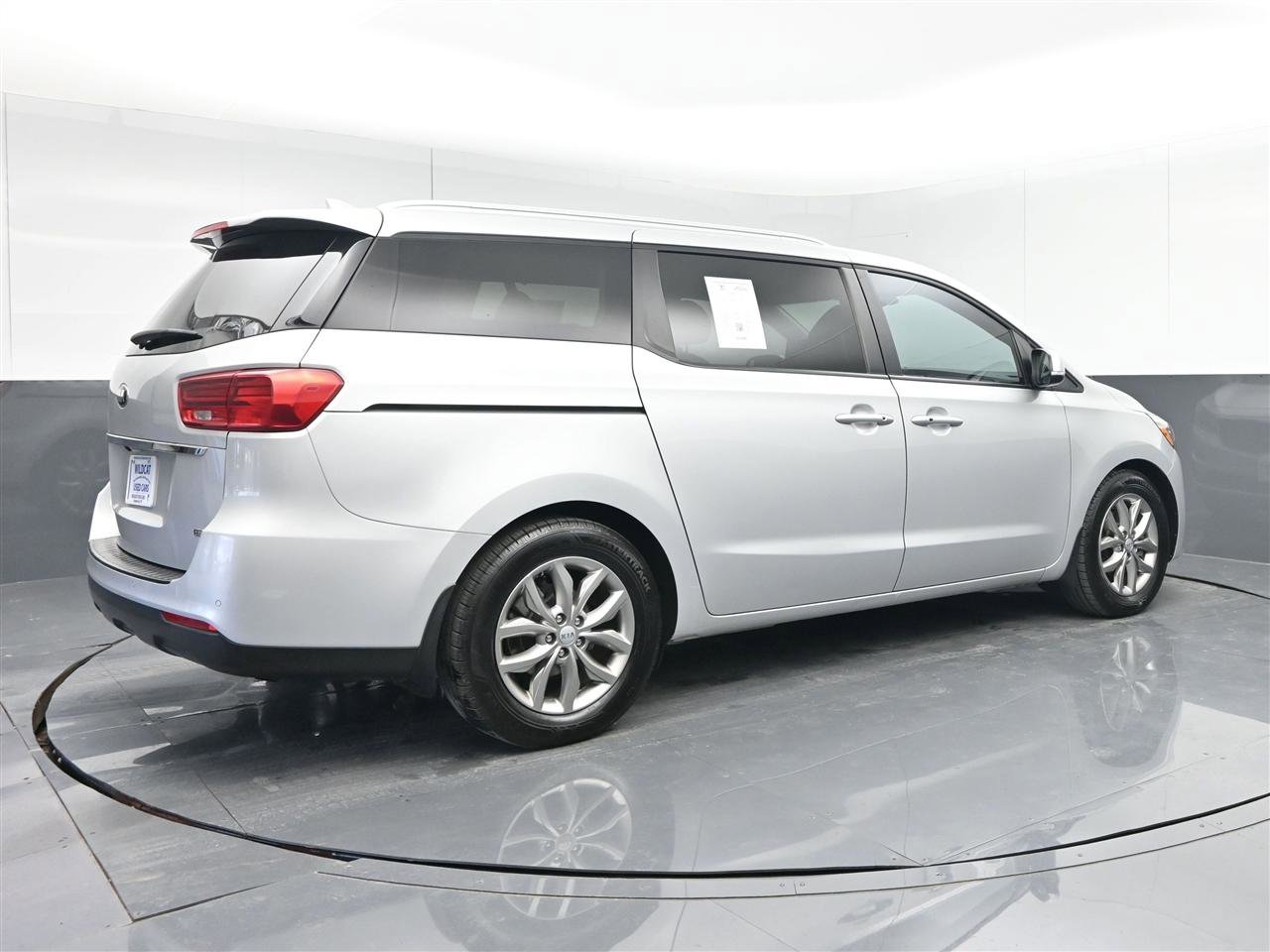 Used 2019 Kia Sedona EX image 5