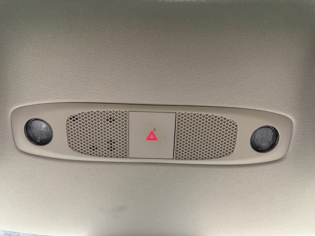 Used 2022 Tesla Model Y Long Range image 32