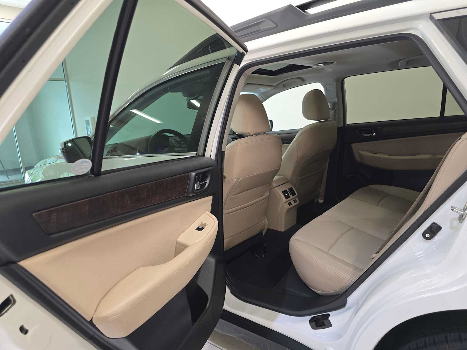 Used 2016 Subaru Outback 2.5i Limited AWD/4WD image 24
