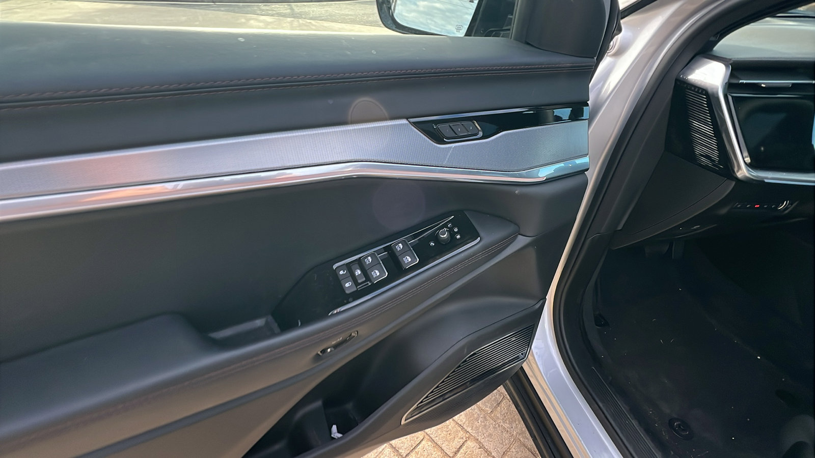 Used 2024 Jeep Wagoneer Launch Edition image 15