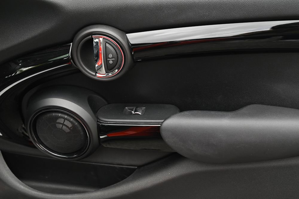 Used 2020 MINI Cooper S image 12