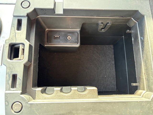 Used 2017 Ford Expedition XLT image 25