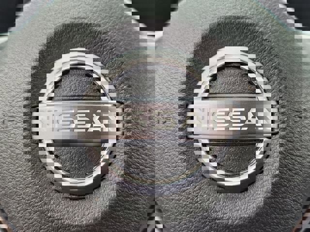 Used 2024 Nissan Versa SR w/ Trunk Package image 29