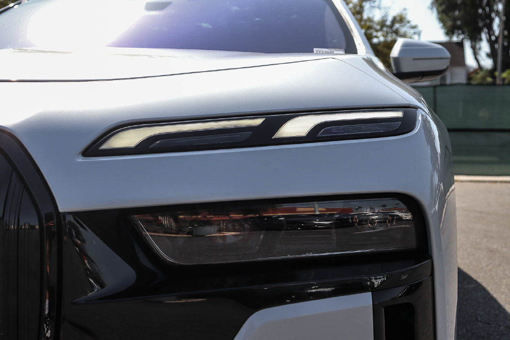 Certified 2023 BMW i7 xDrive60 AWD/4WD image 10