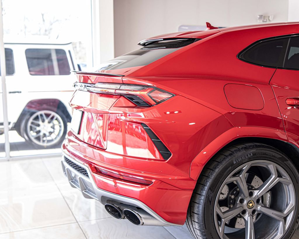 Used 2021 Lamborghini Urus image 12