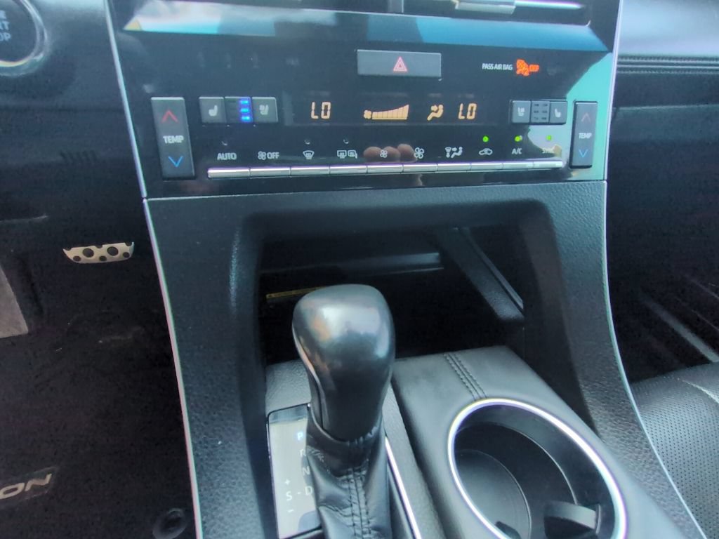 Used 2020 Toyota Avalon Touring FWD image 16