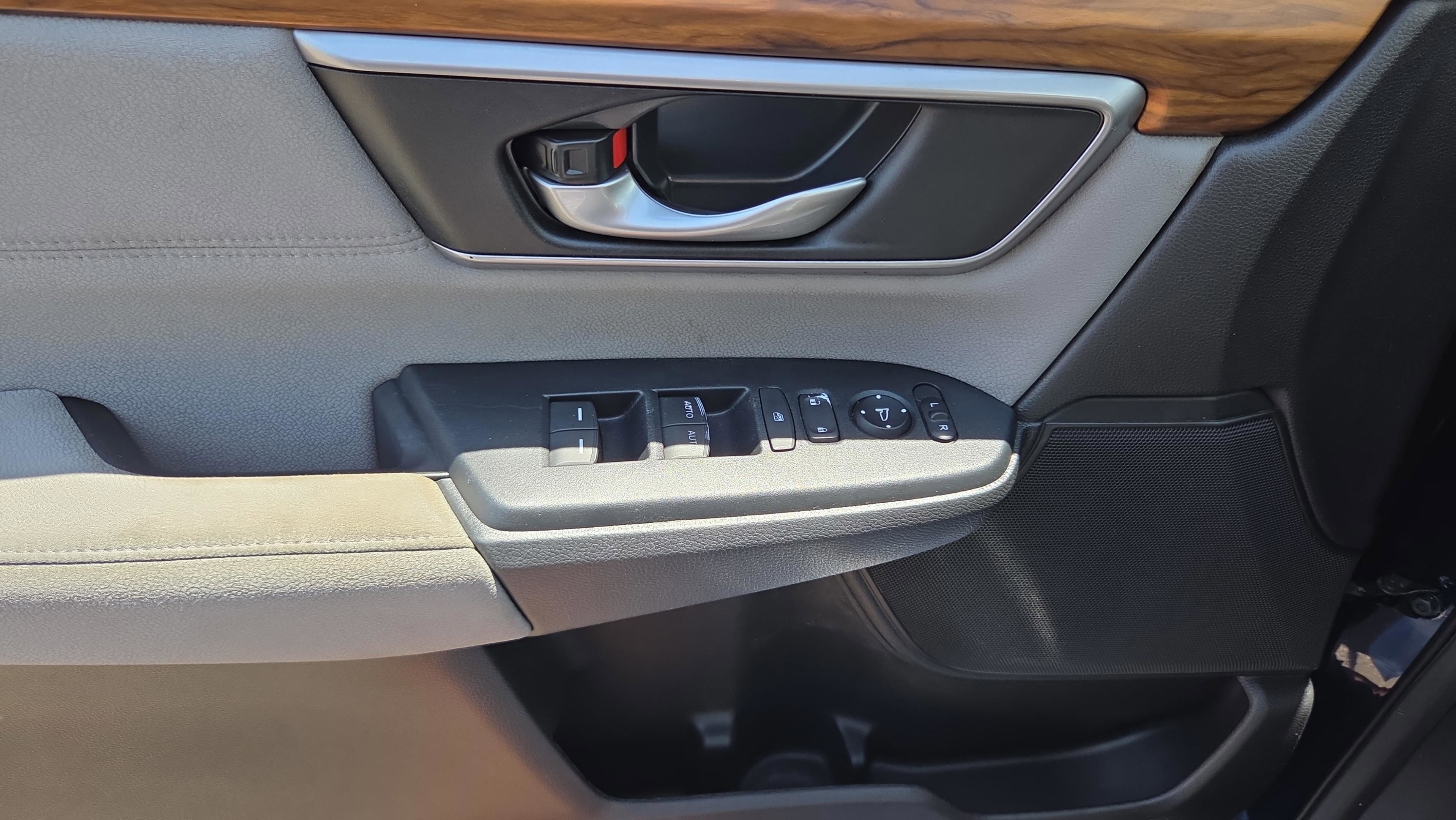 Used 2018 Honda CR-V EX image 27