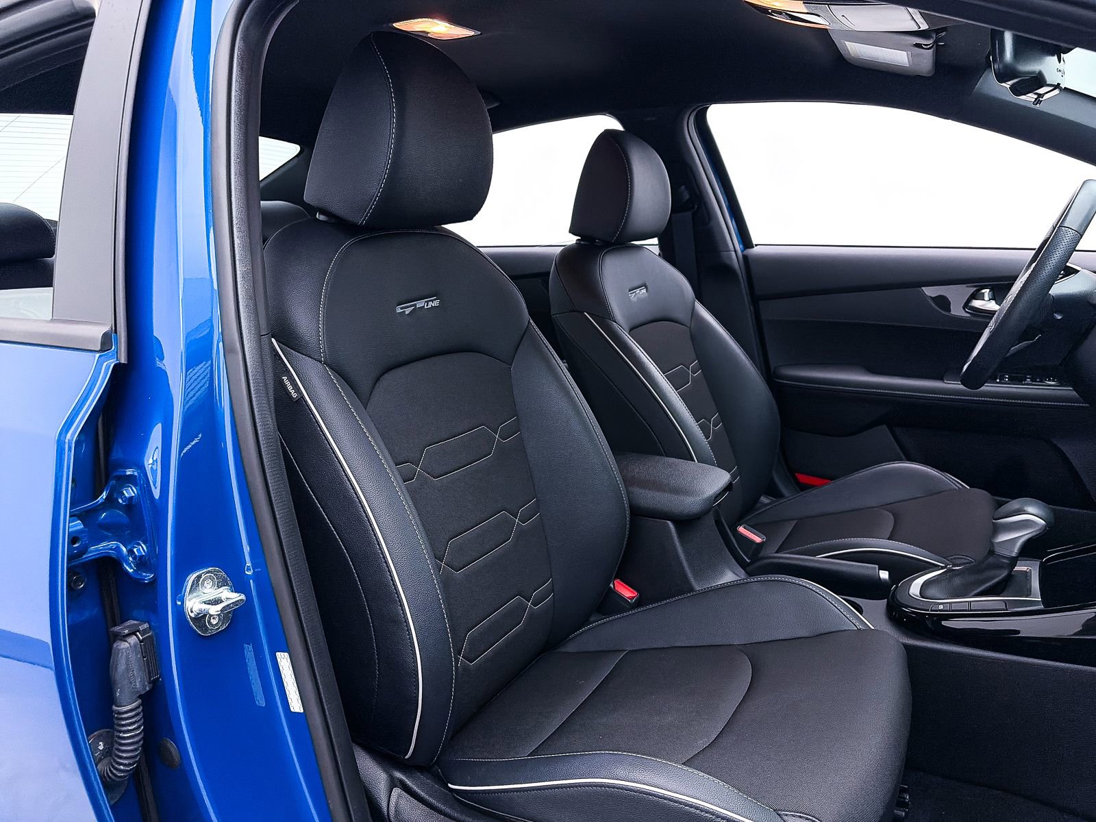 Used 2023 Kia Forte GT-Line image 31