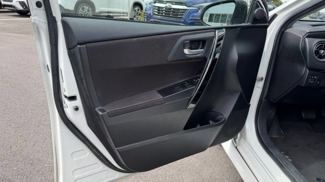 Used 2018 Toyota Corolla iM w/ Carpet Mat Package (TMS) FWD image 17
