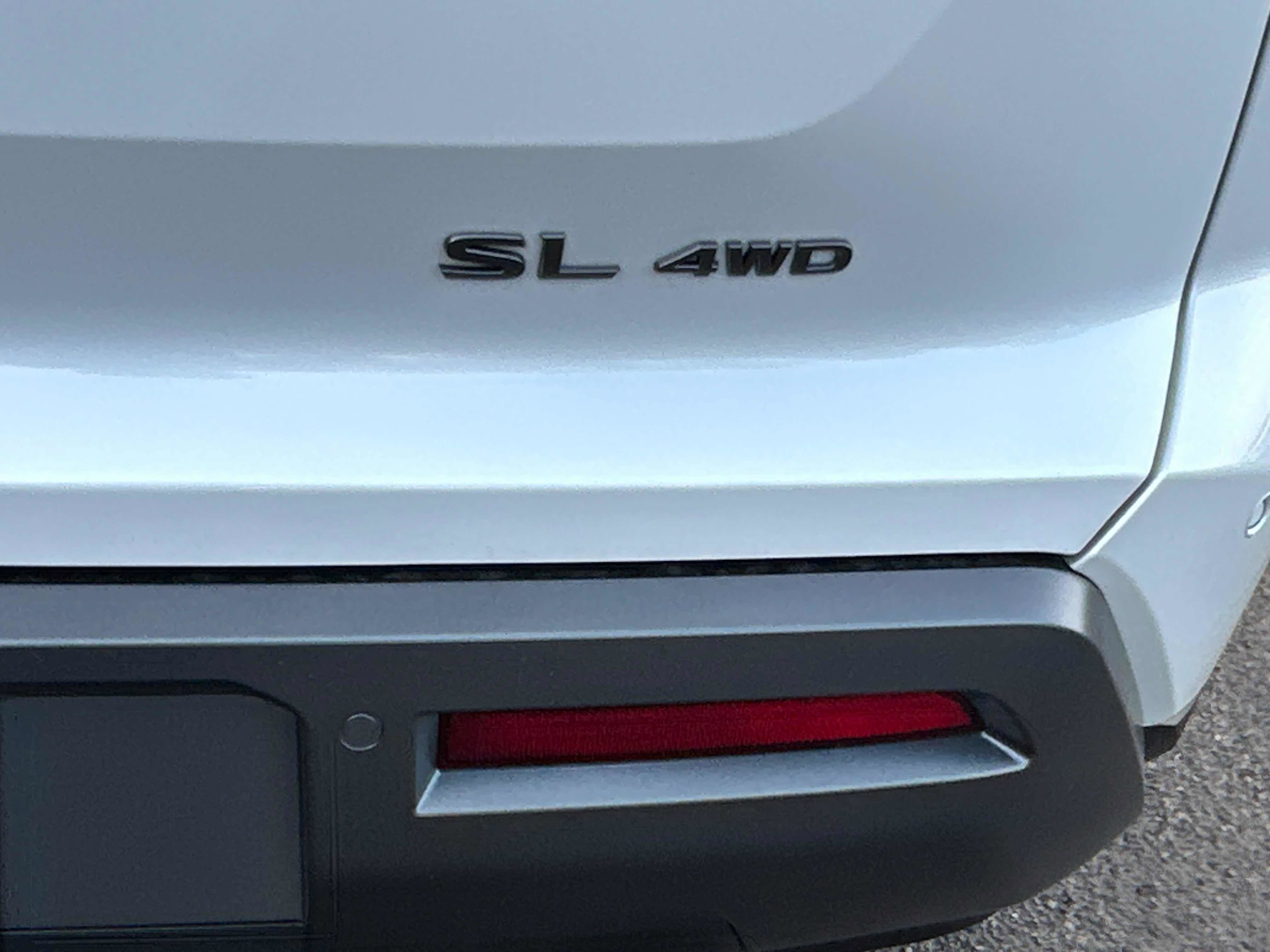 New 2026 Nissan Pathfinder SL AWD/4WD image 12