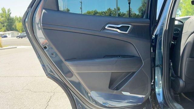 Used 2025 Kia Sportage EX image 13