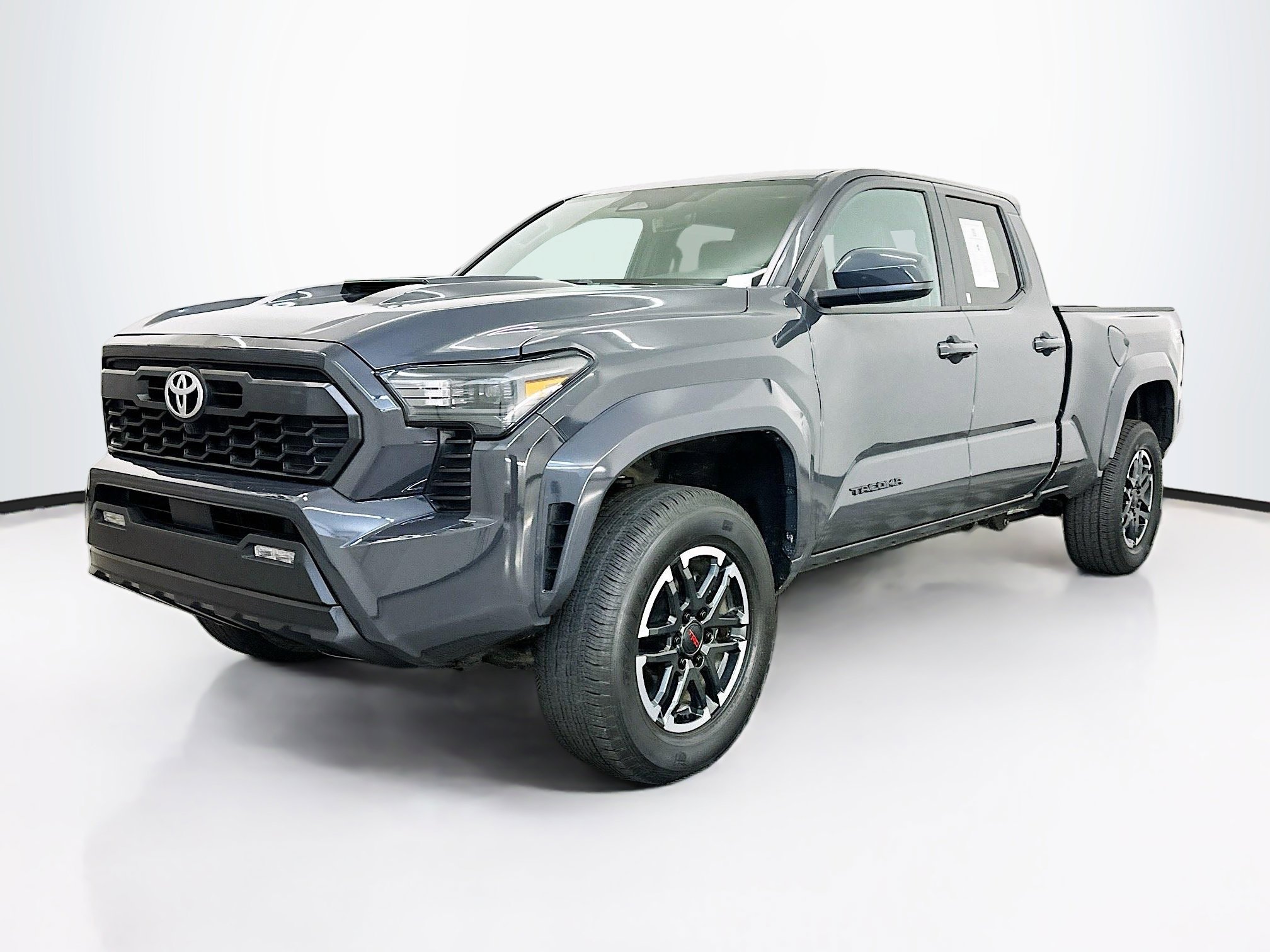 Used 2024 Toyota Tacoma TRD Sport image 3