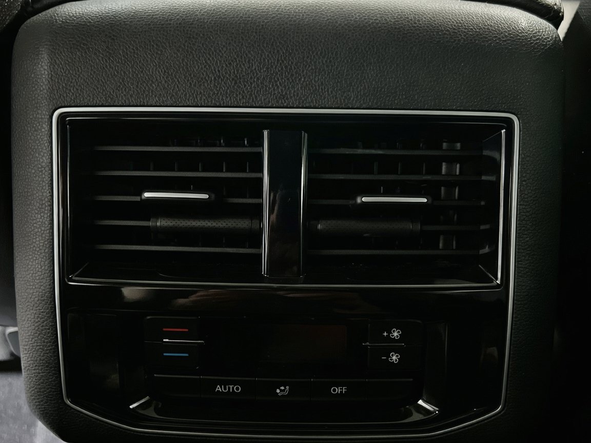 Used 2019 Volkswagen Atlas SEL FWD image 19