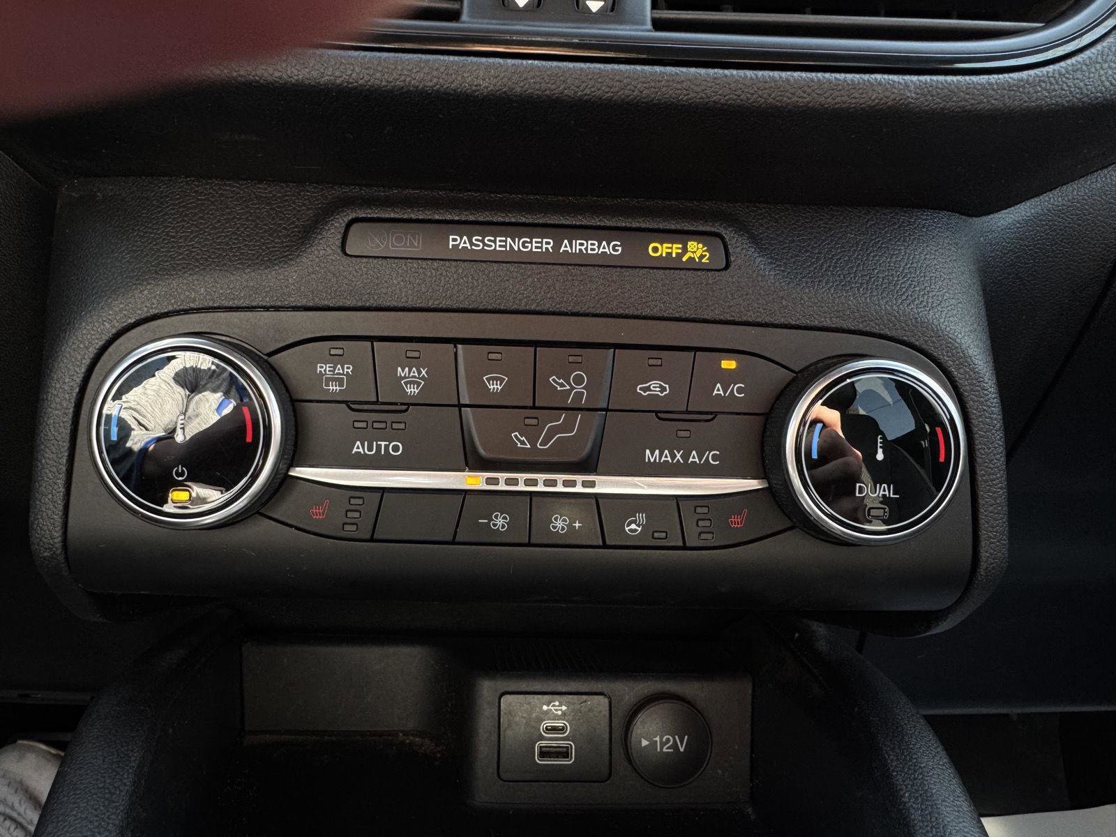 Used 2024 Ford Escape ST-Line image 24