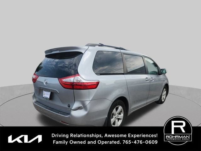 Used 2015 Toyota Sienna LE FWD image 4