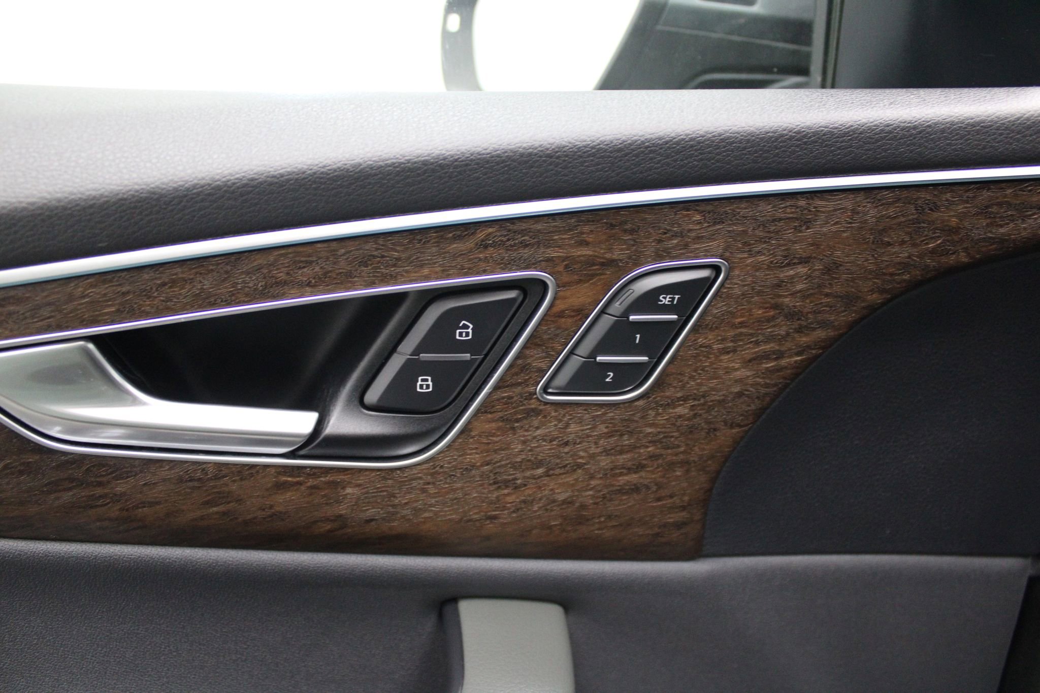 Used 2020 Audi Q8 Premium Plus AWD/4WD image 16