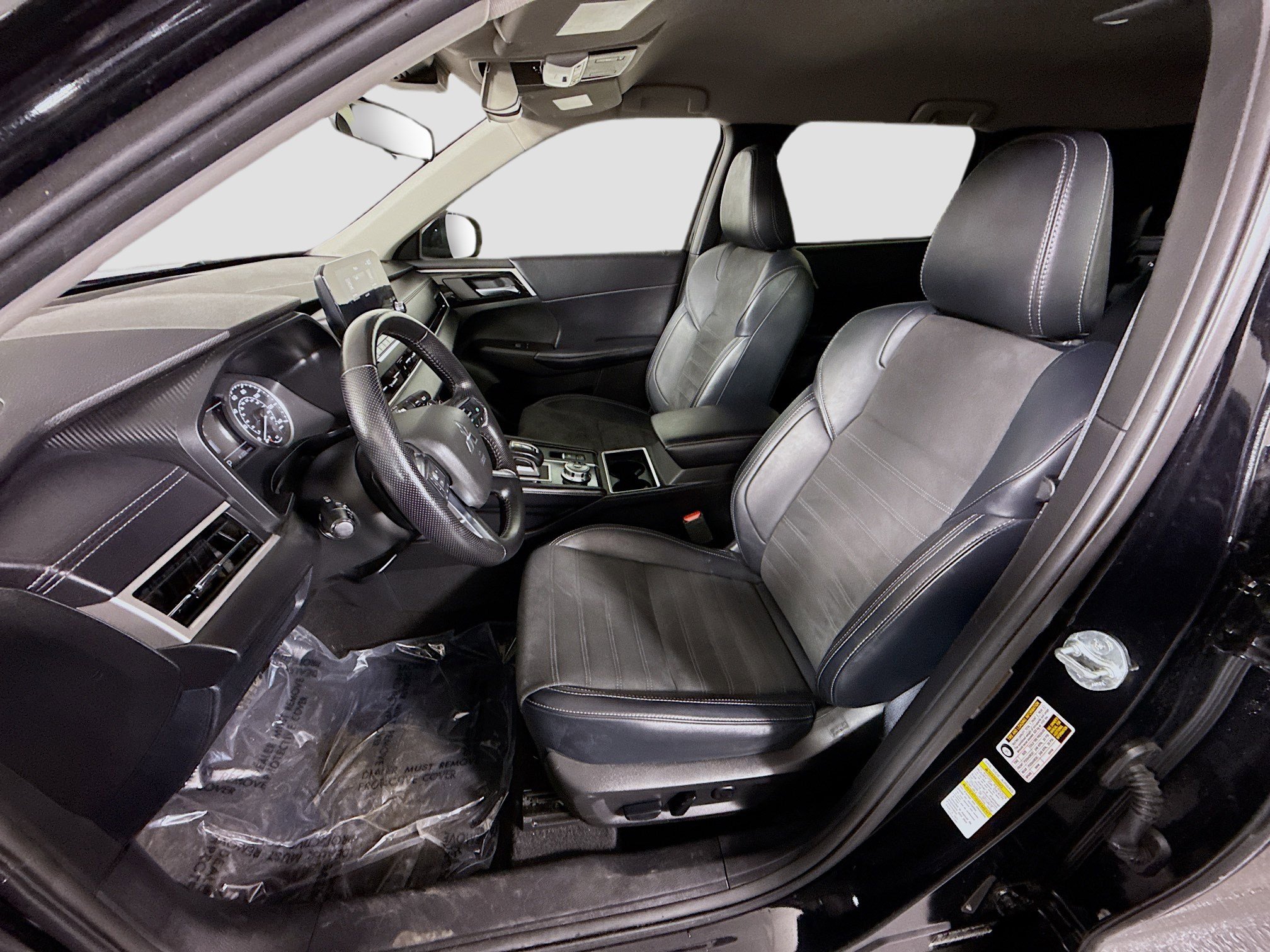 Used 2024 Mitsubishi Outlander SE Black Edition image 22