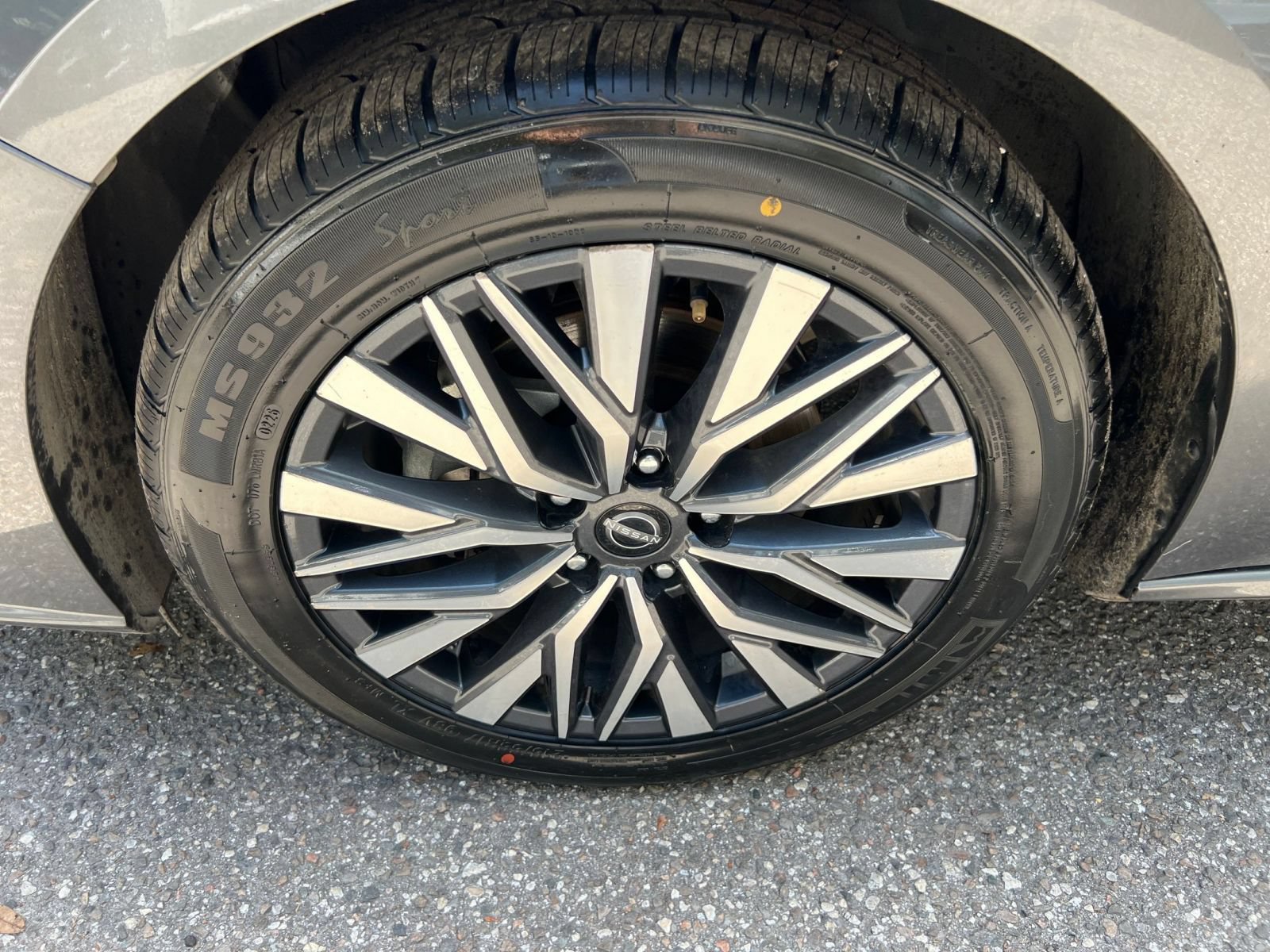 Used 2025 Nissan Altima 2.5 SV FWD image 30