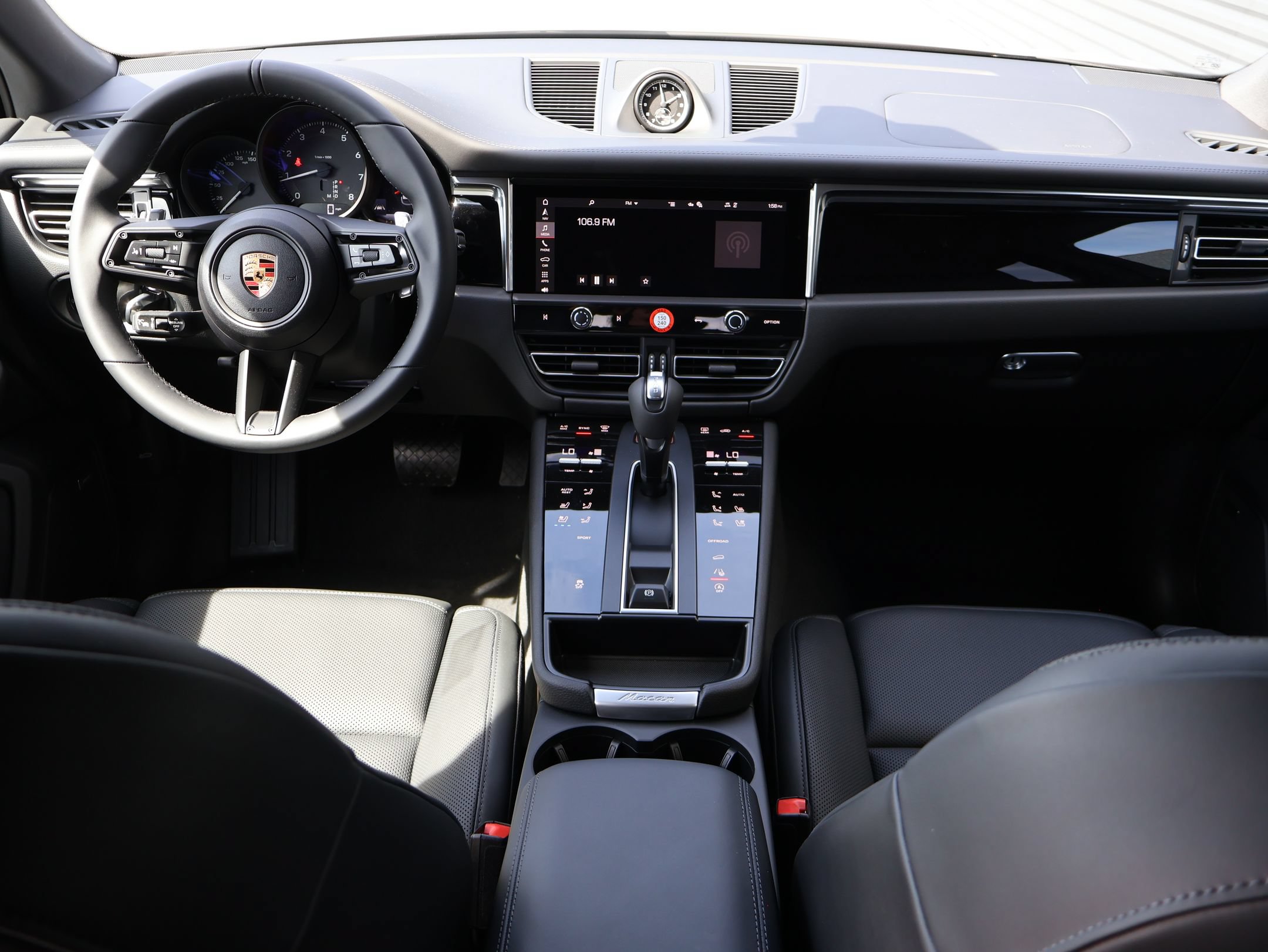 New 2026 Porsche Macan AWD/4WD image 27