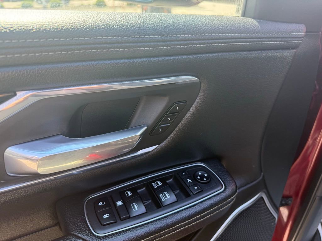 Used 2019 RAM 1500 Laramie w/ Sport Appearance Package image 9