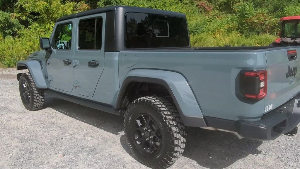 New 2025 Jeep Gladiator Willys image 2