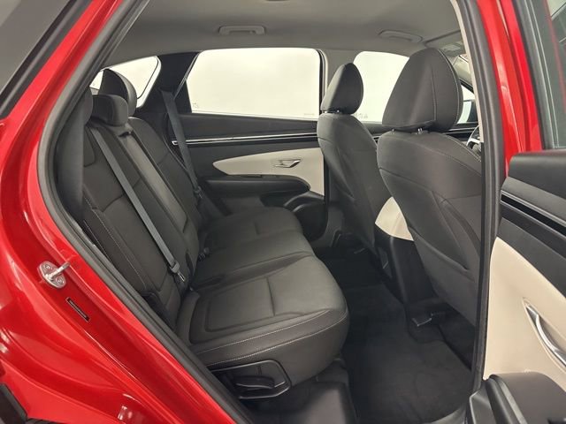Used 2023 Hyundai Tucson SE image 12