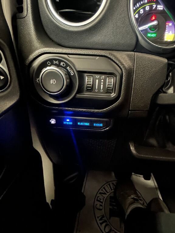 Used 2022 Jeep Wrangler Unlimited Sahara 4xe image 17