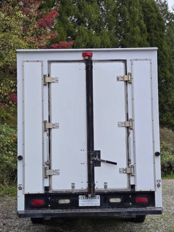 Used 2015 Ford E-350 and Econoline 350 Super Duty w/ Power Windows & Locks Group RWD image 10