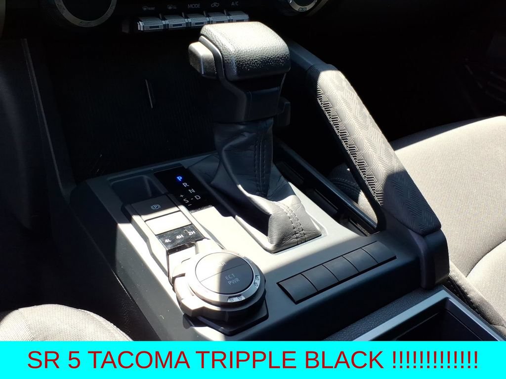Used 2025 Toyota Tacoma SR5 AWD/4WD image 19
