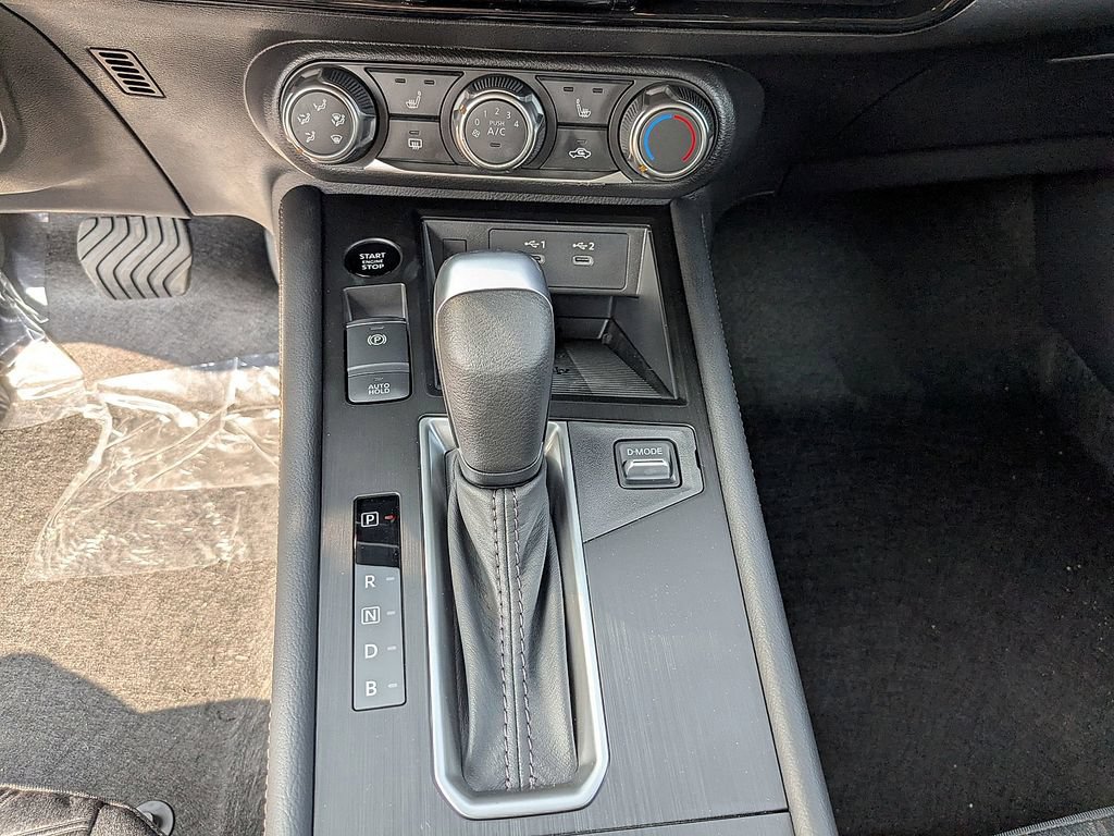 New 2025 Nissan Kicks SV w/ SV Premium Package AWD/4WD image 13