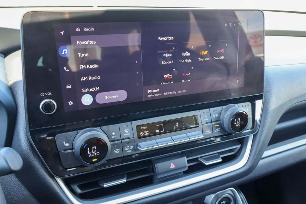 Used 2025 Toyota Grand Highlander AWD image 5