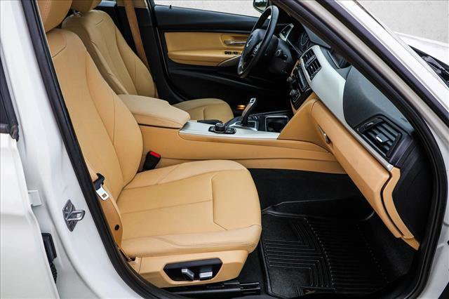 Used 2018 BMW 320i xDrive Sedan image 25