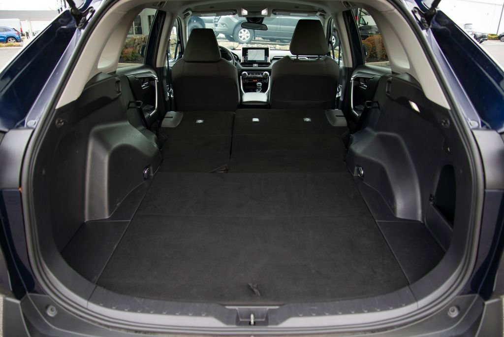 Used 2024 Toyota RAV4 XLE image 25