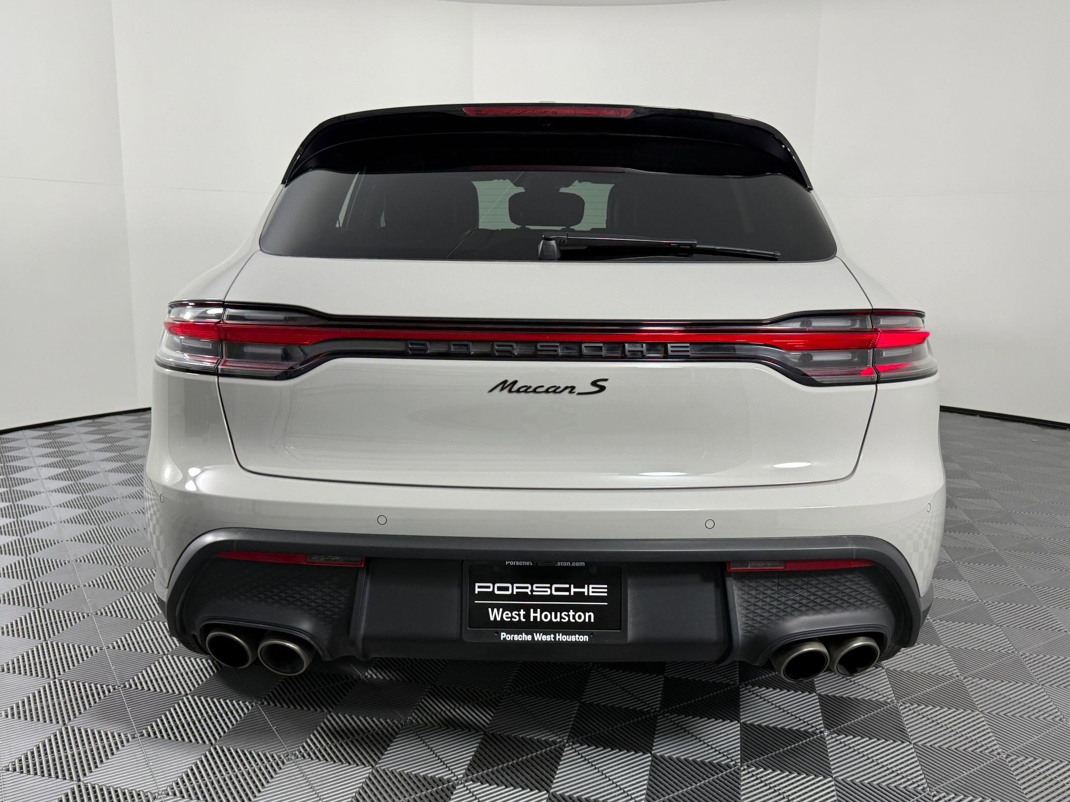 Certified 2024 Porsche Macan S image 10