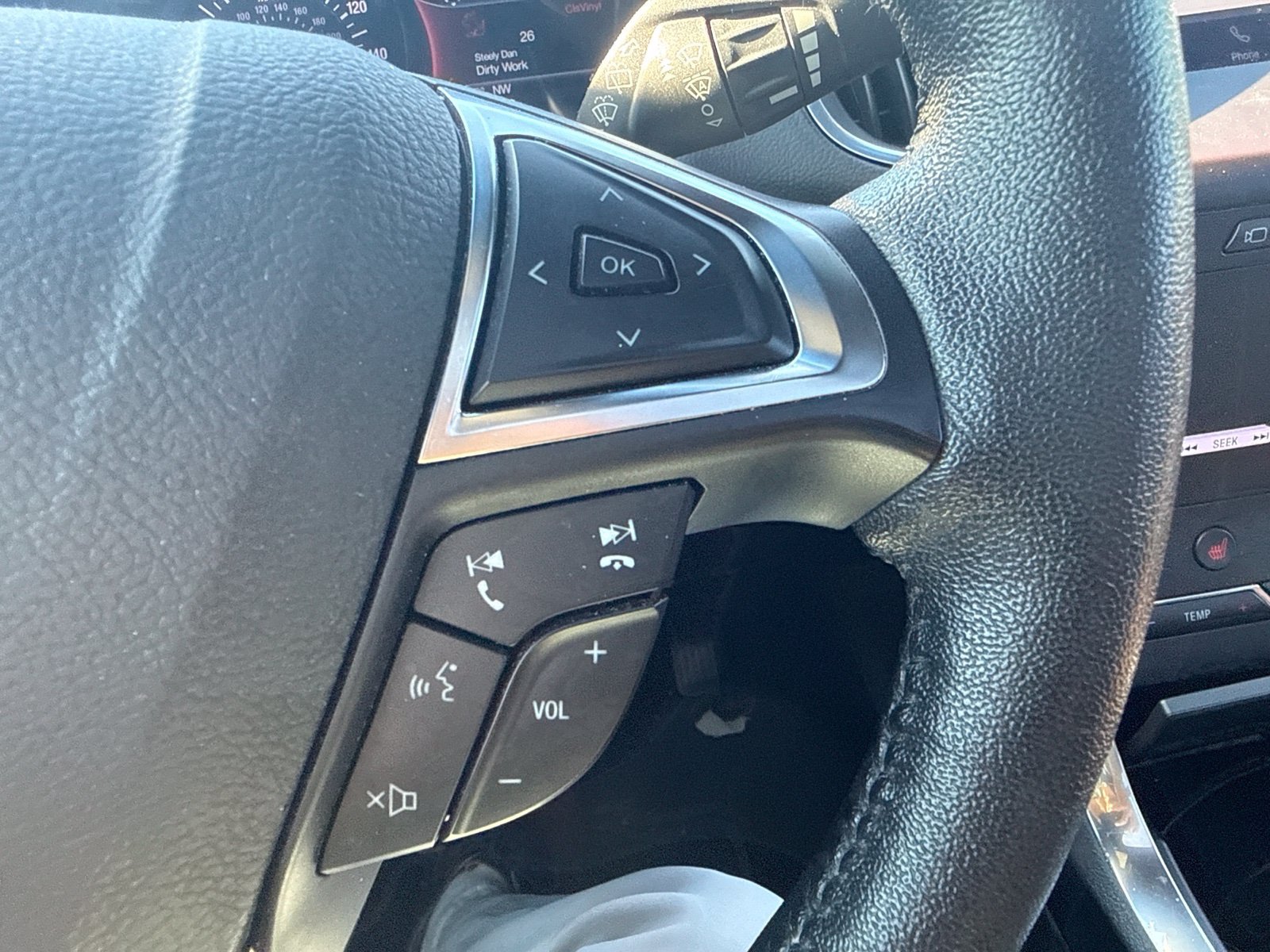 Used 2020 Ford Edge Titanium w/ Equipment Group 301A FWD image 25