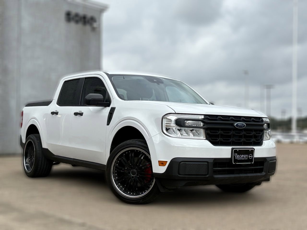 Used 2022 Ford Maverick XL FWD image 2