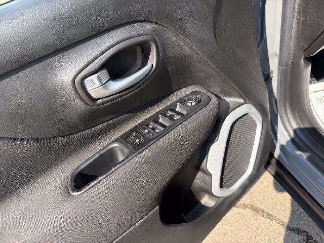 Used 2021 Jeep Renegade Sport AWD/4WD image 13