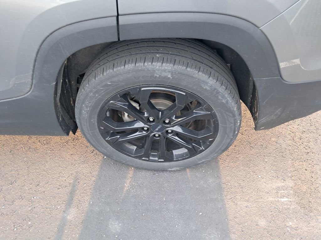 Used 2020 GMC Terrain SLE w/ Driver Convenience Package image 9