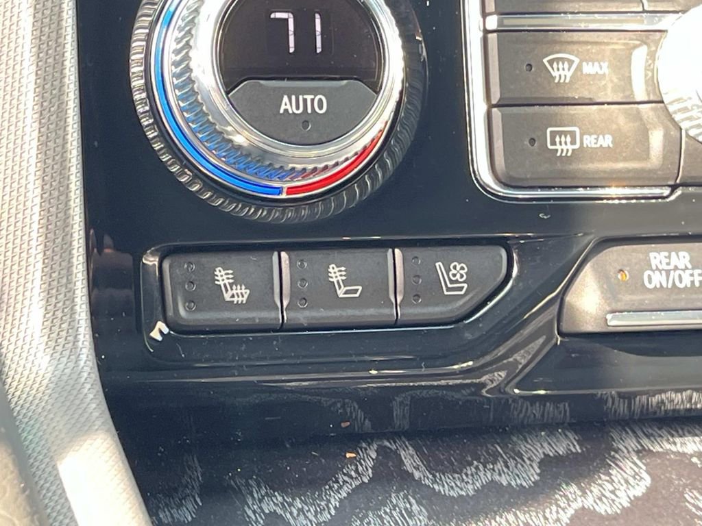 Used 2023 GMC Yukon XL Denali image 34